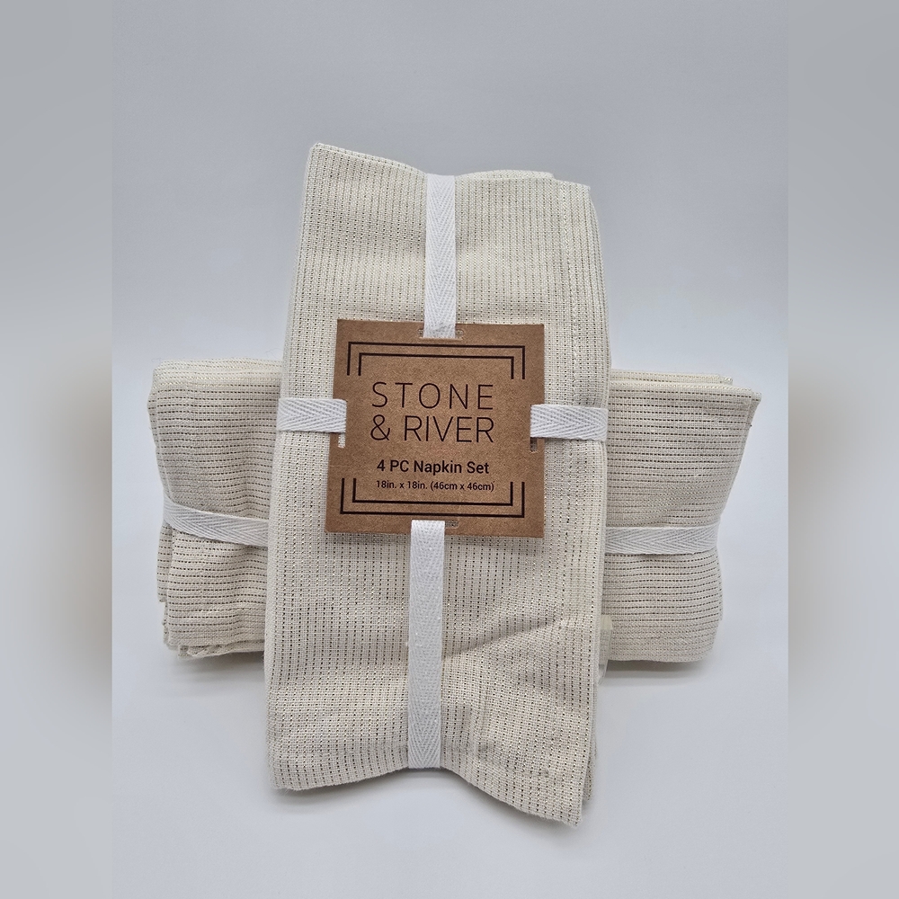 NWT Stone & River 4 Pc Napkin Set 18 X 18in Bundle Of 2 Pack (8 Pcs) Cream Gold